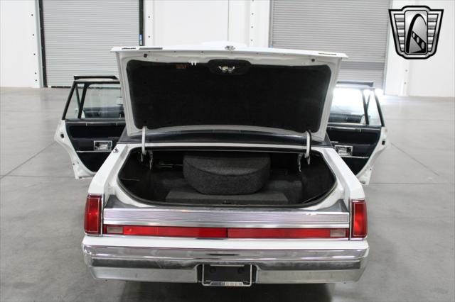 used 1989 Lincoln Town Car car, priced at $14,500