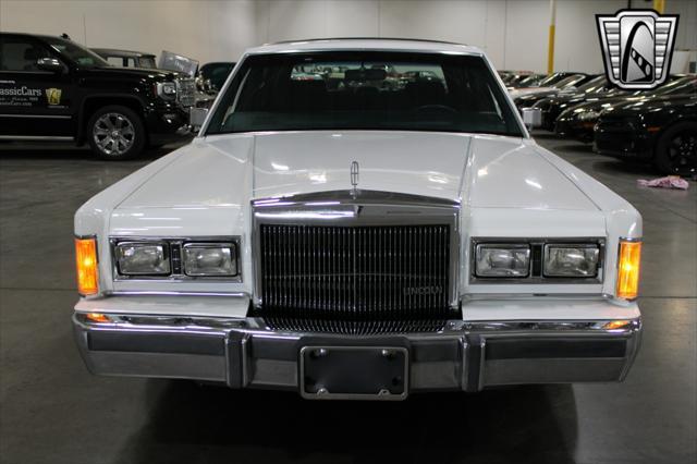 used 1989 Lincoln Town Car car, priced at $14,500