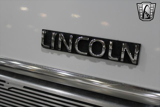 used 1989 Lincoln Town Car car, priced at $14,500