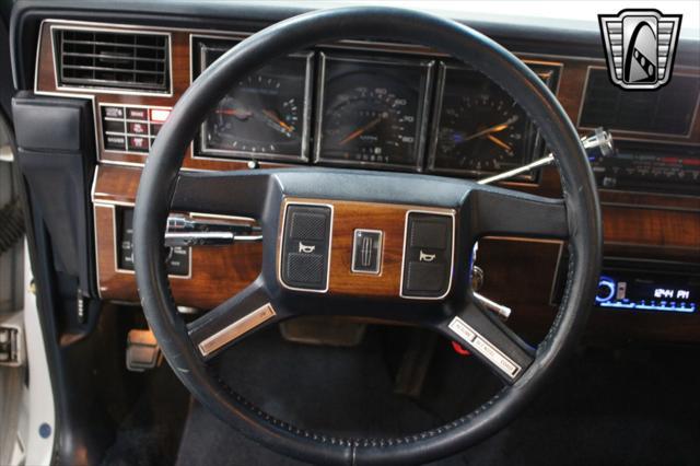 used 1989 Lincoln Town Car car, priced at $14,500