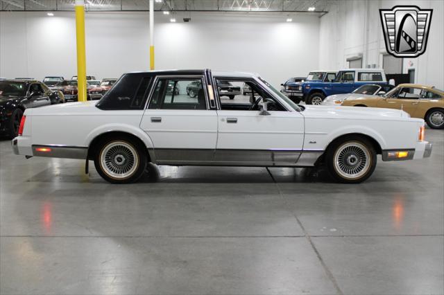 used 1989 Lincoln Town Car car, priced at $14,500