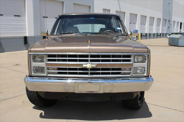 used 1988 Chevrolet Suburban car, priced at $23,000