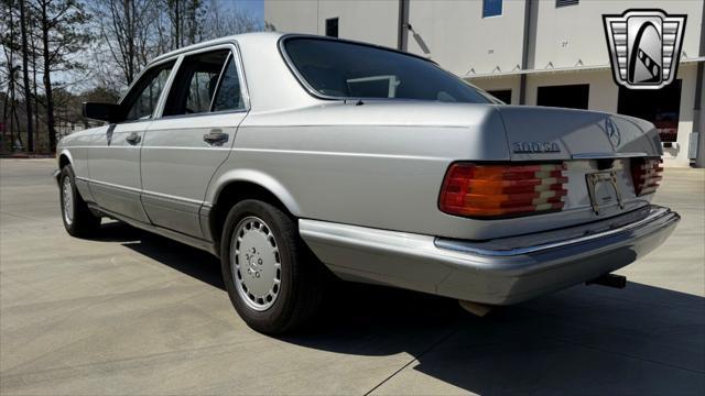 used 1990 Mercedes-Benz 300SE car, priced at $15,500
