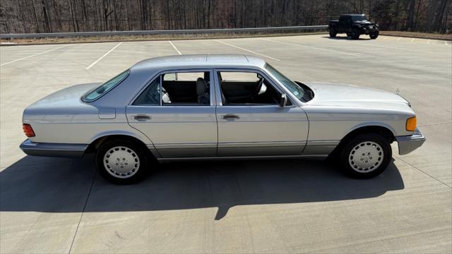 used 1990 Mercedes-Benz 300SE car, priced at $15,500