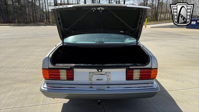 used 1990 Mercedes-Benz 300SE car, priced at $15,500