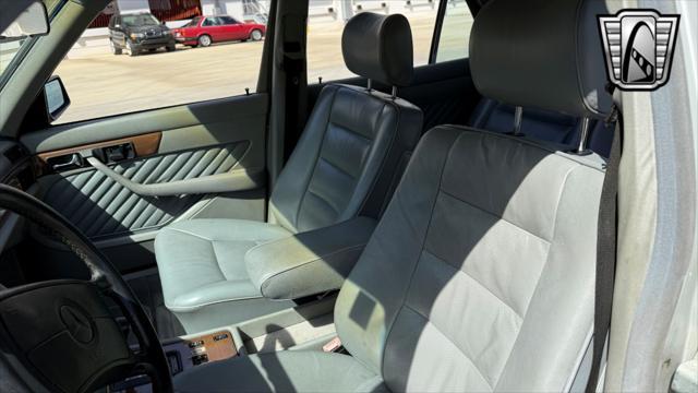 used 1990 Mercedes-Benz 300SE car, priced at $15,500