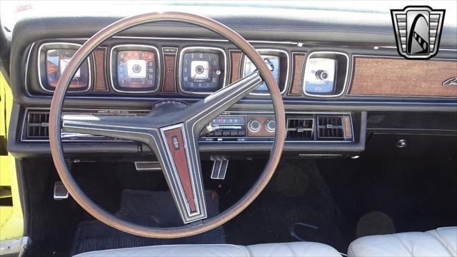 used 1971 Lincoln Continental car, priced at $14,500