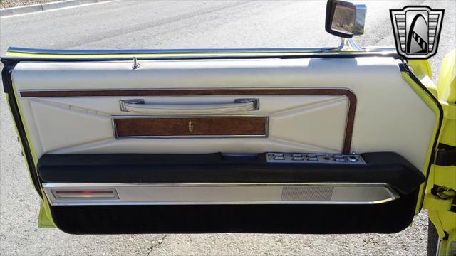 used 1971 Lincoln Continental car, priced at $14,500