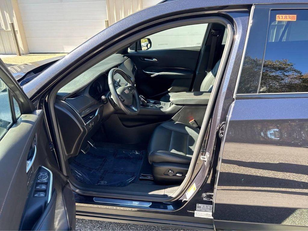used 2023 Cadillac XT4 car, priced at $30,995
