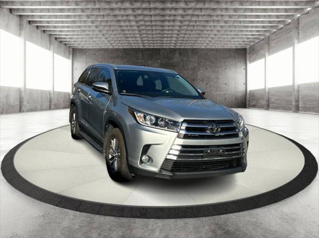 used 2019 Toyota Highlander car, priced at $27,995