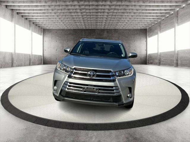 used 2019 Toyota Highlander car, priced at $27,995