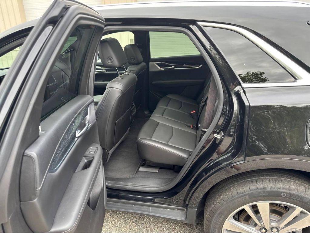 used 2022 Cadillac XT5 car, priced at $32,995