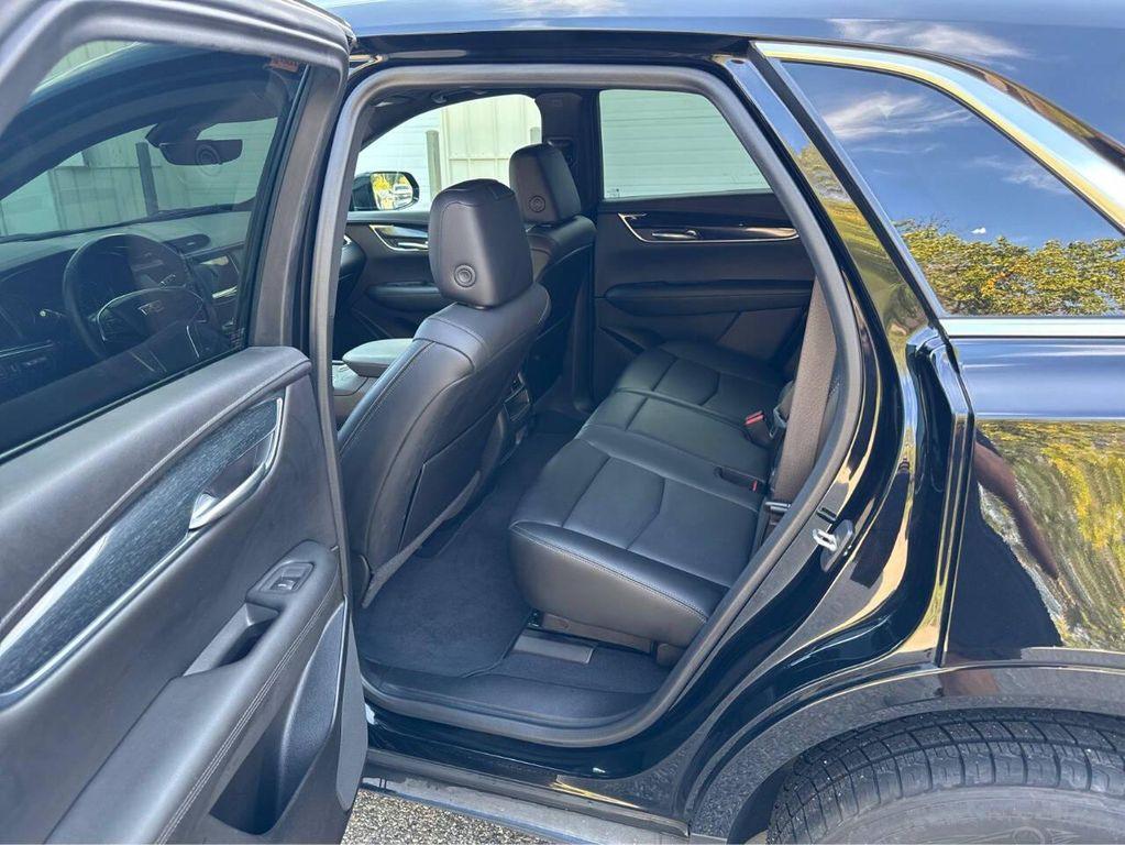 used 2022 Cadillac XT5 car, priced at $32,995