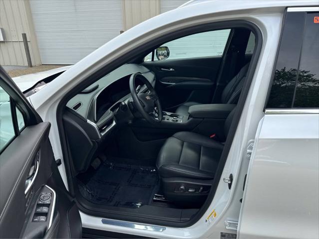 used 2024 Cadillac XT4 car, priced at $41,995