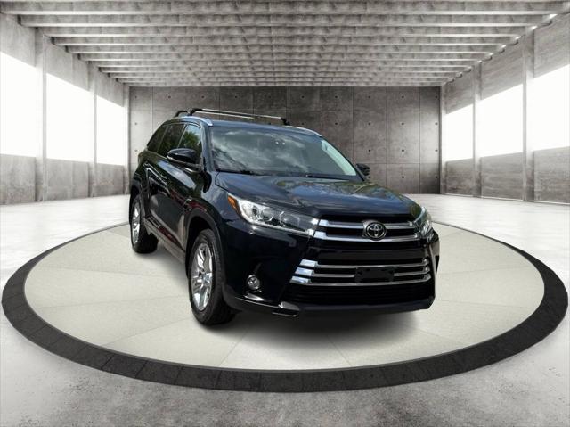 used 2017 Toyota Highlander car, priced at $26,995