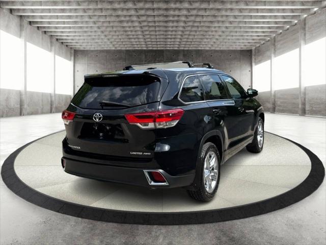 used 2017 Toyota Highlander car, priced at $26,995