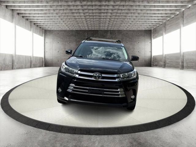 used 2017 Toyota Highlander car, priced at $26,995