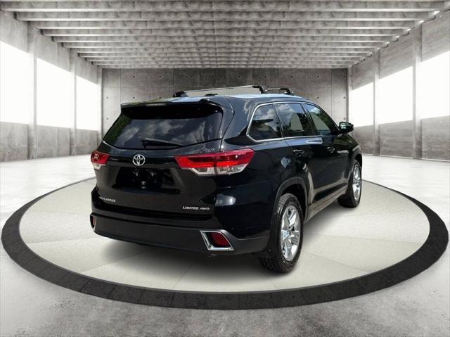 used 2017 Toyota Highlander car, priced at $26,995