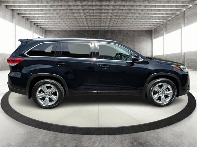 used 2017 Toyota Highlander car, priced at $26,995