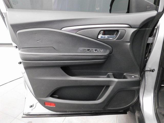 used 2022 Honda Pilot car, priced at $27,890