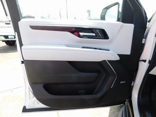new 2025 Chevrolet Suburban car, priced at $85,322