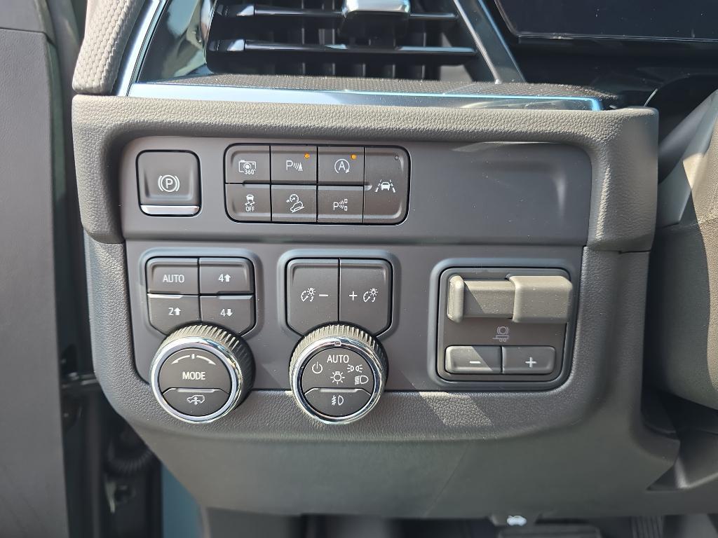 new 2025 Chevrolet Suburban car, priced at $84,255