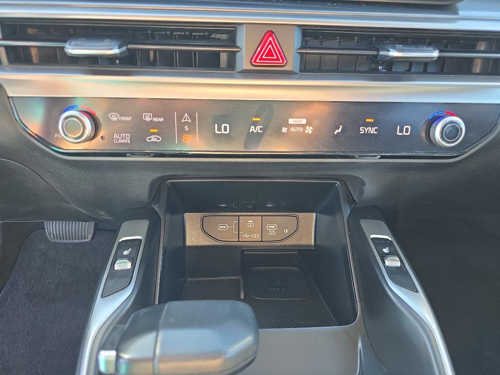 used 2024 Kia Sorento car, priced at $30,477