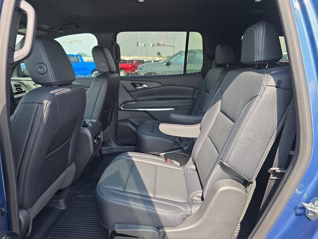 new 2026 Chevrolet Traverse car, priced at $47,345