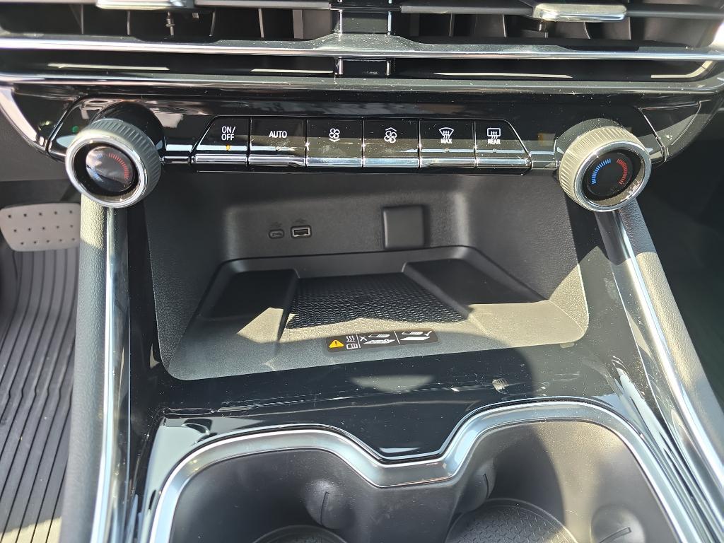 new 2026 Chevrolet Traverse car, priced at $47,345