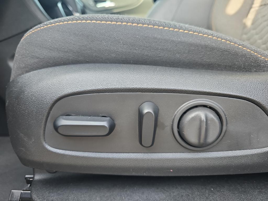 used 2020 Chevrolet Equinox car, priced at $20,955