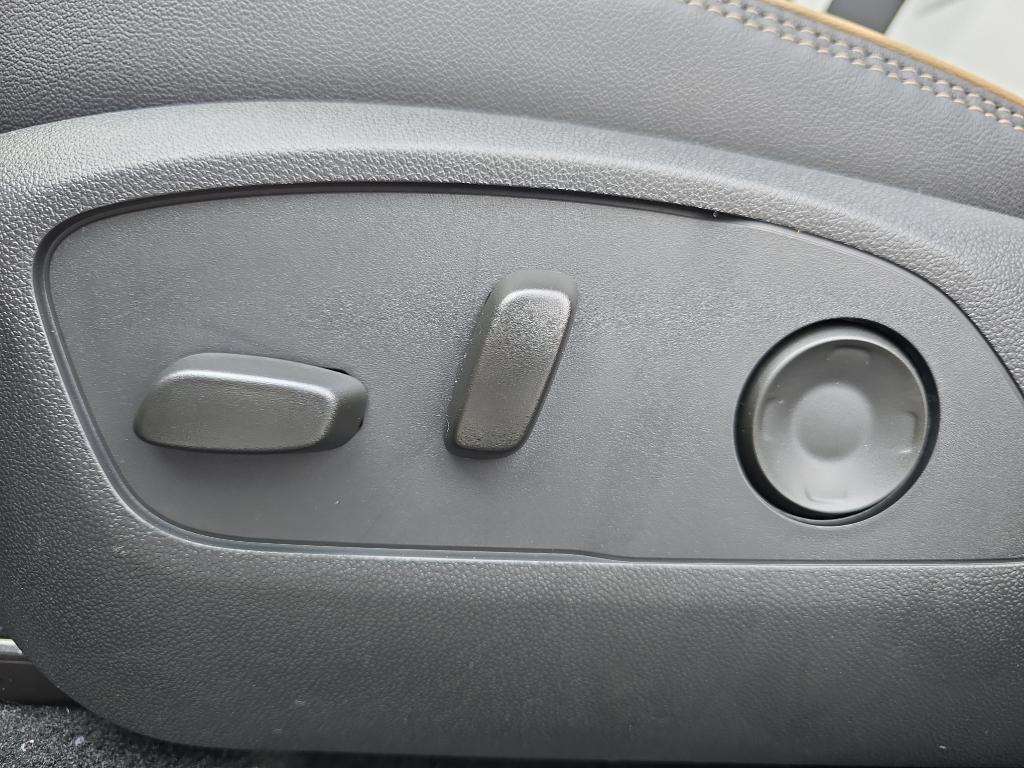 new 2026 Chevrolet Traverse car, priced at $60,920