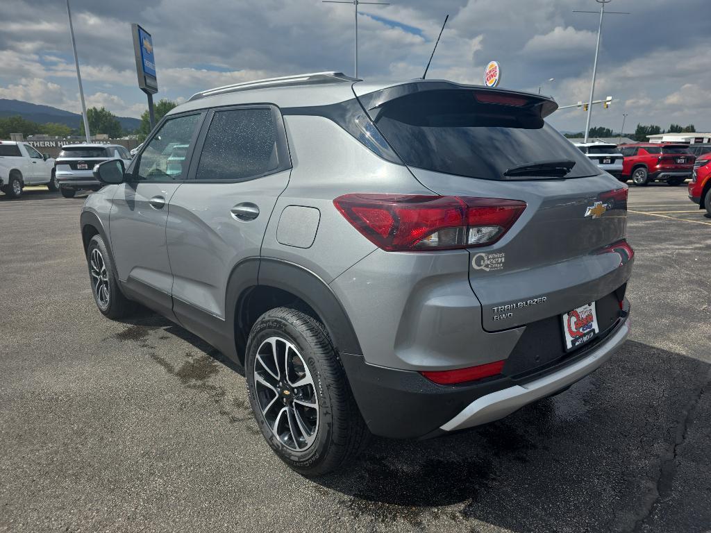 used 2024 Chevrolet TrailBlazer car, priced at $24,355