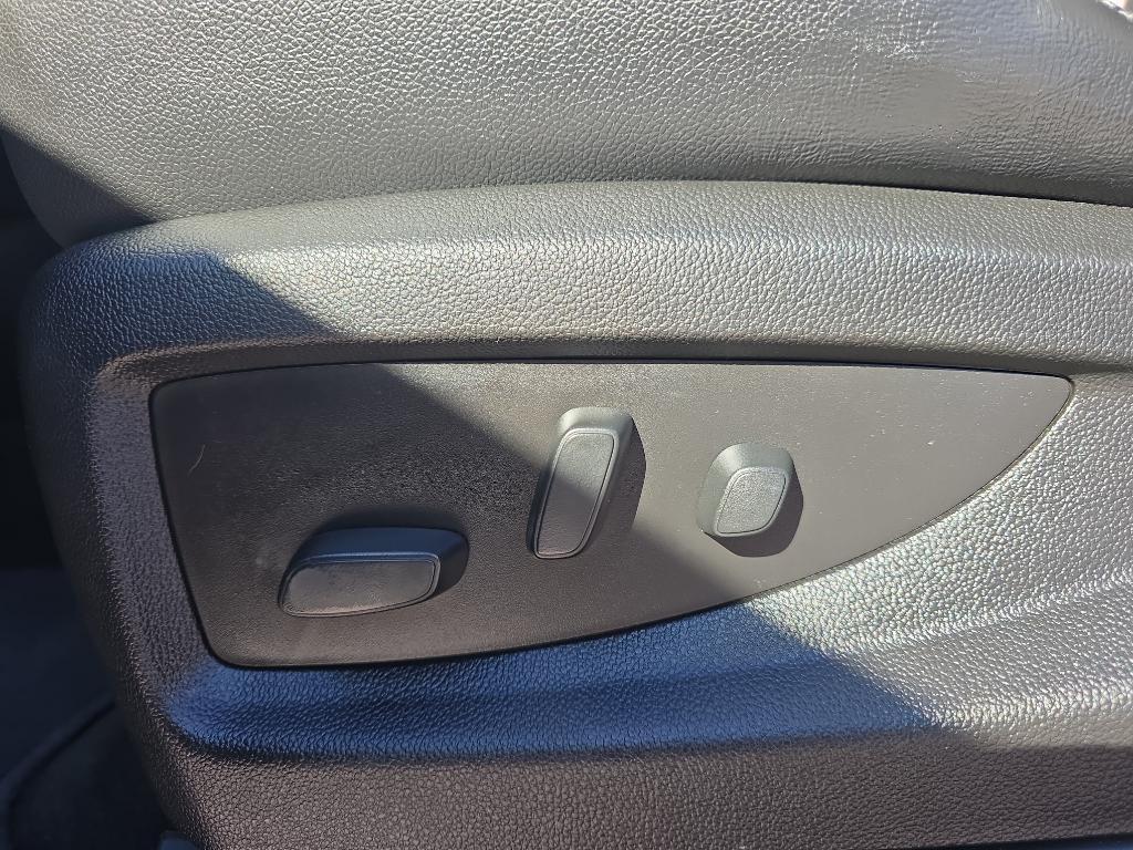 used 2018 GMC Yukon car, priced at $27,955