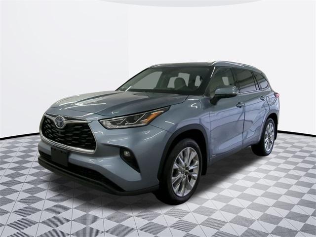 used 2022 Toyota Highlander Hybrid car, priced at $46,000