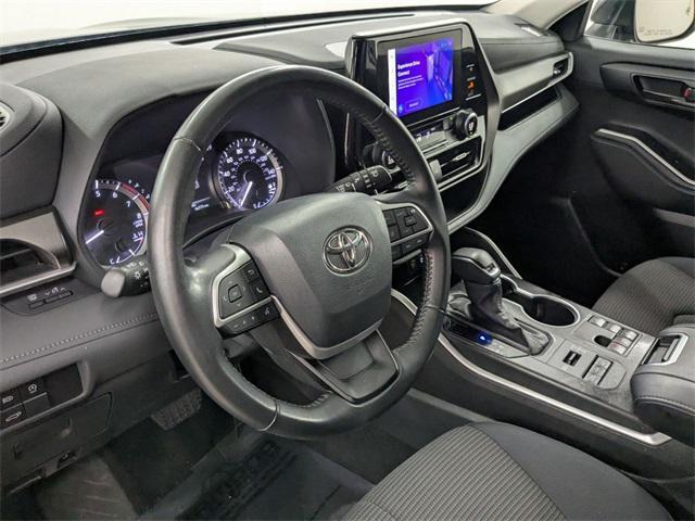 used 2024 Toyota Highlander car, priced at $33,500