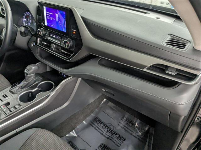 used 2024 Toyota Highlander car, priced at $33,500