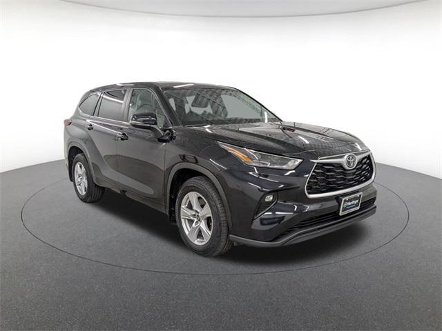 used 2024 Toyota Highlander car, priced at $32,900