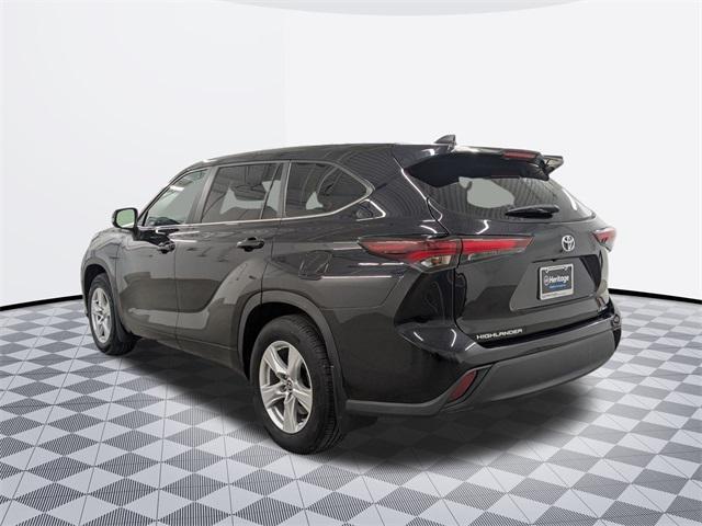 used 2024 Toyota Highlander car, priced at $33,500
