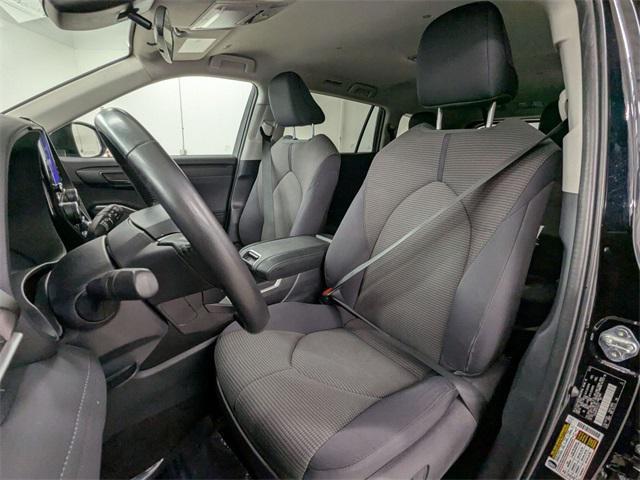 used 2024 Toyota Highlander car, priced at $33,500