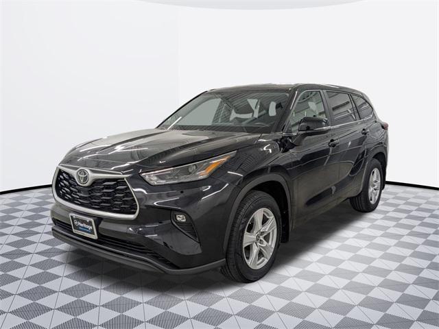used 2024 Toyota Highlander car, priced at $33,500