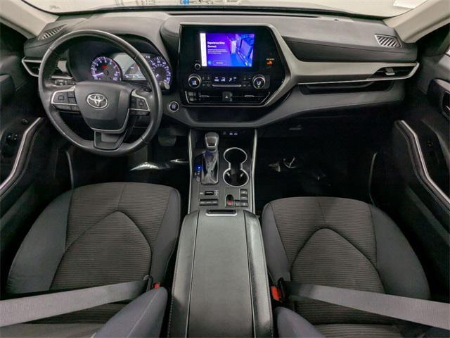 used 2024 Toyota Highlander car, priced at $33,500
