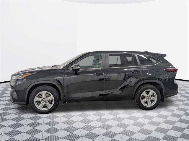 used 2024 Toyota Highlander car, priced at $33,500
