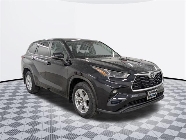 used 2024 Toyota Highlander car, priced at $33,500