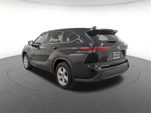used 2024 Toyota Highlander car, priced at $32,900