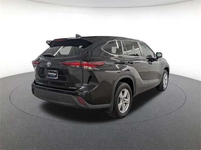 used 2024 Toyota Highlander car, priced at $32,900
