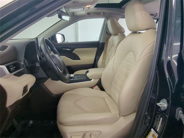 used 2022 Toyota Highlander car, priced at $38,000