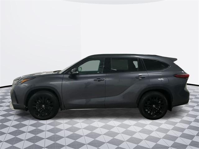 used 2023 Toyota Highlander car, priced at $43,000