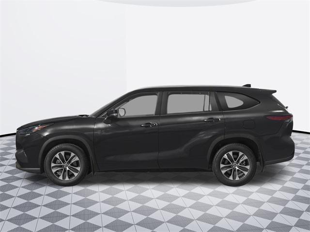 new 2025 Toyota Highlander car, priced at $48,212