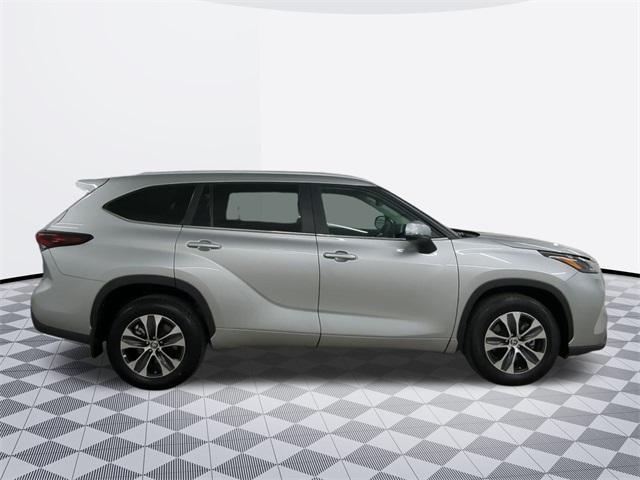 used 2024 Toyota Highlander car, priced at $41,500