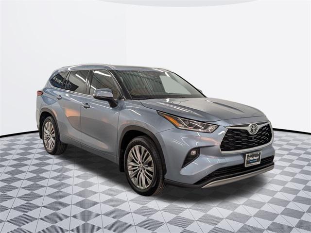 used 2022 Toyota Highlander car, priced at $41,000
